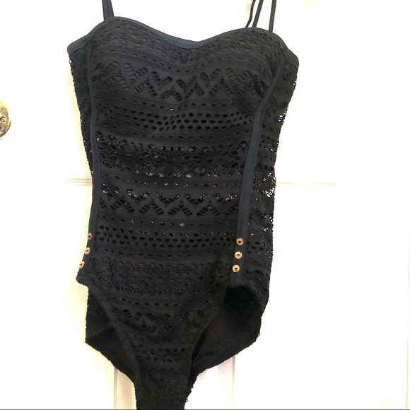Black lace bathing suit,one piece, US 6 - Picture 2 of 9